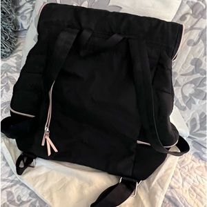 Stella & Dot Crush it Back Pack, used for sample. In great condition!